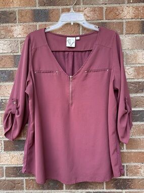 Women's Zipper V-Neck Roll-Sleeve Top - plum color sz. 2X